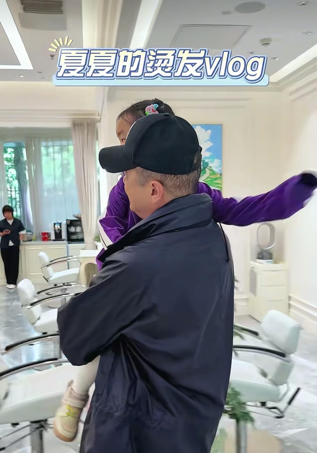 在海哈金喜眼里，李亚鹏绝对是独一无二的存在！5月6日，海哈金喜分享了离婚后和李亚