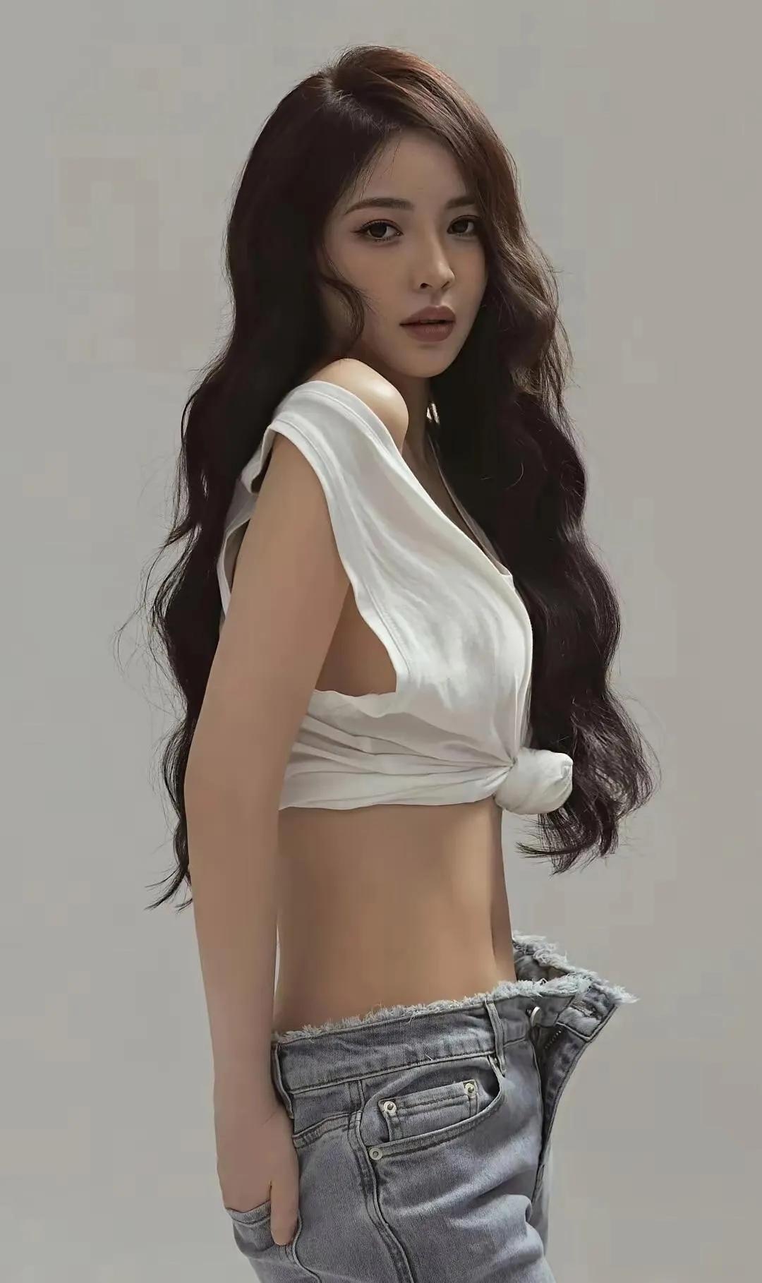 原来裁判也能这么美！王钟瑶不仅专业能力超强，颜值身材更是让人移不开眼，这才是真正