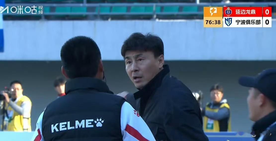 李玮峰这脾气还是没改，作为中甲联赛主教练，首秀就被红牌罚下!李玮峰做