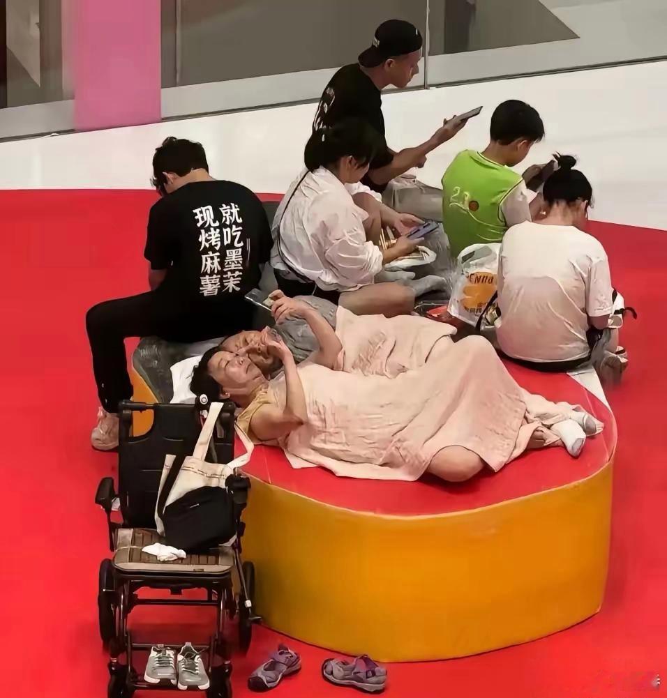 什么叫“为老不尊”，这个就是！这就是为什么很多人对老人越来越漠视的原因吧？