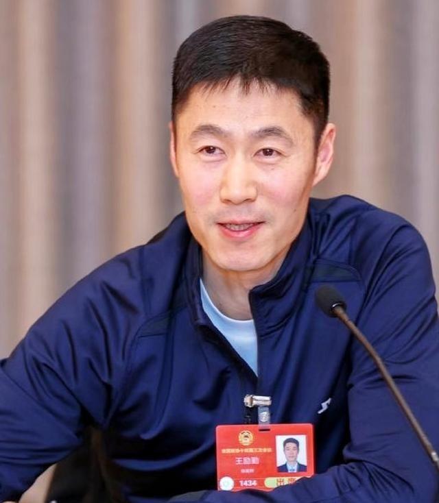 不仅王励勤没想到，估计刘国梁也想不到，现在全网呼叫刘国梁坐镇国乒！2025年4