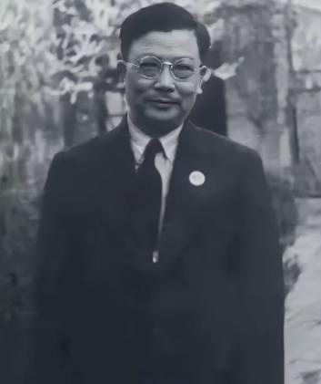 1943年，一个害死200多人的大叛徒，找李克农自首，李克农与他聊了3天，最终决