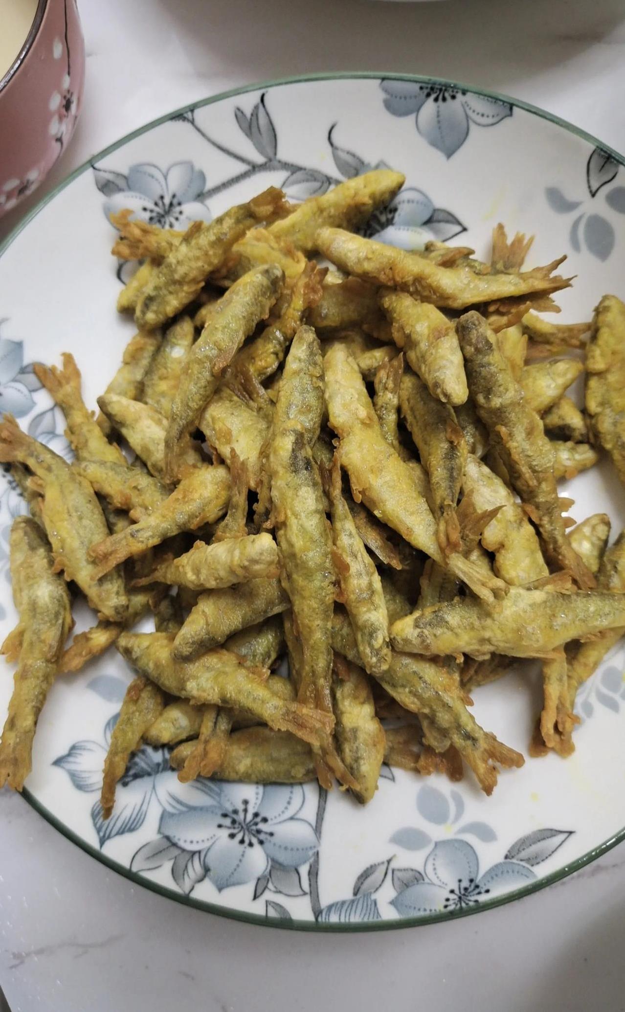 我们小区一个老爷子的孙子没工作，找了两个月都没合适的，眼看就要坐吃山空被爸妈骂了