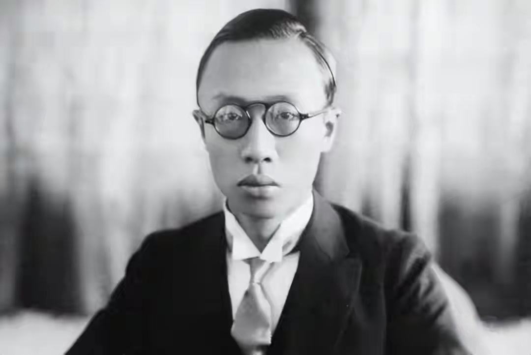 溥仪临终前向贴身随从李国雄低声承认：大清皇室绝嗣并非天意，自己少年时在紫禁城被太