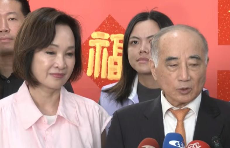 今日，国民党高雄市长参选人柯志恩亲自拜会“立法院”前“院长”王金平，邀请其出任竞