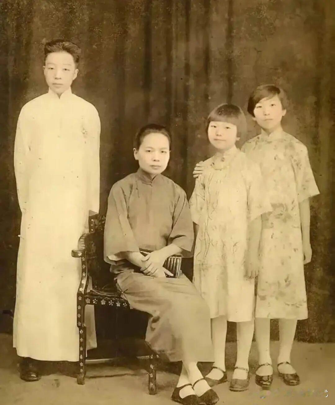 他是翻译整个中国的泰斗，活到95岁，儿子36岁自焚去世你们敢信吗？这位把中