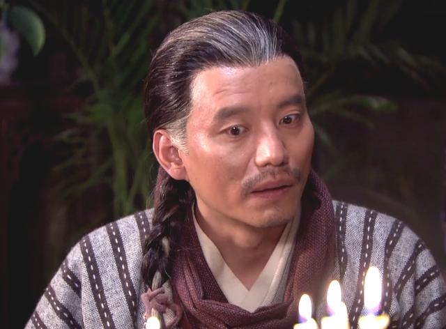 多数主演成配角 小龙套却大火了?