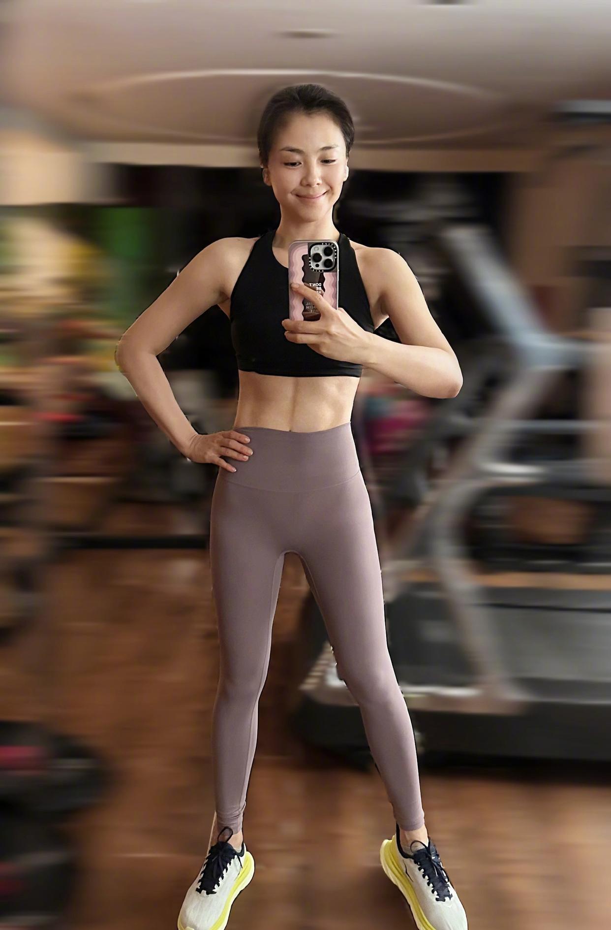 刘涛素颜健身照真飒，这健康的美太有感染力了！