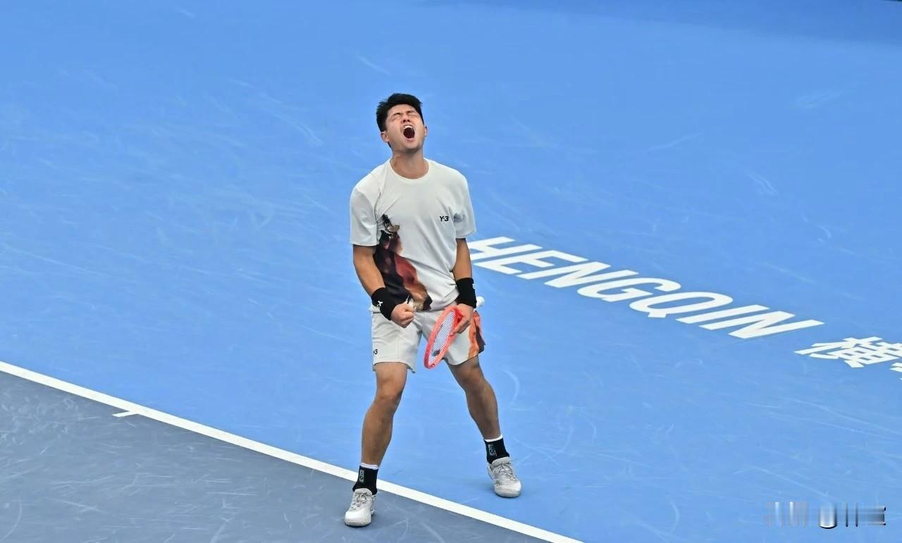 吴易昺，冠军！不愧为中国男网首位巡回赛男单冠军得主！全运会网球男单刚刚结束，3