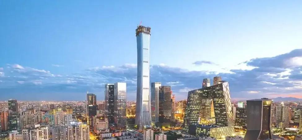 深圳厕所让印度游客拍视频感叹印度厕所建完变废墟引质疑前几天听朋友说，他带印度
