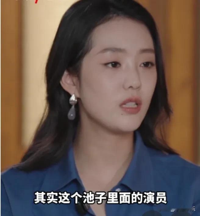 我说实话，以前提起徐艺真，脑子里就仨字：短剧女王。但昨天刷到她一句话，挺戳人