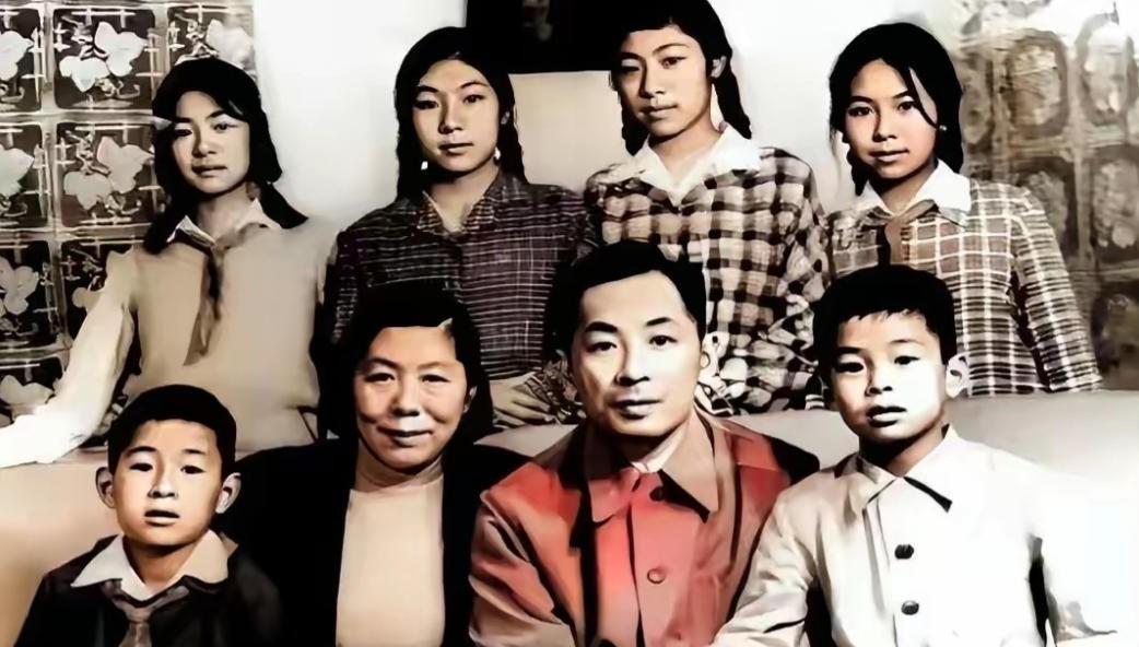 1985年，开国上将叶飞在病榻上听闻小女儿叶之枫因泄露国家机密被捕的消息，沉默良