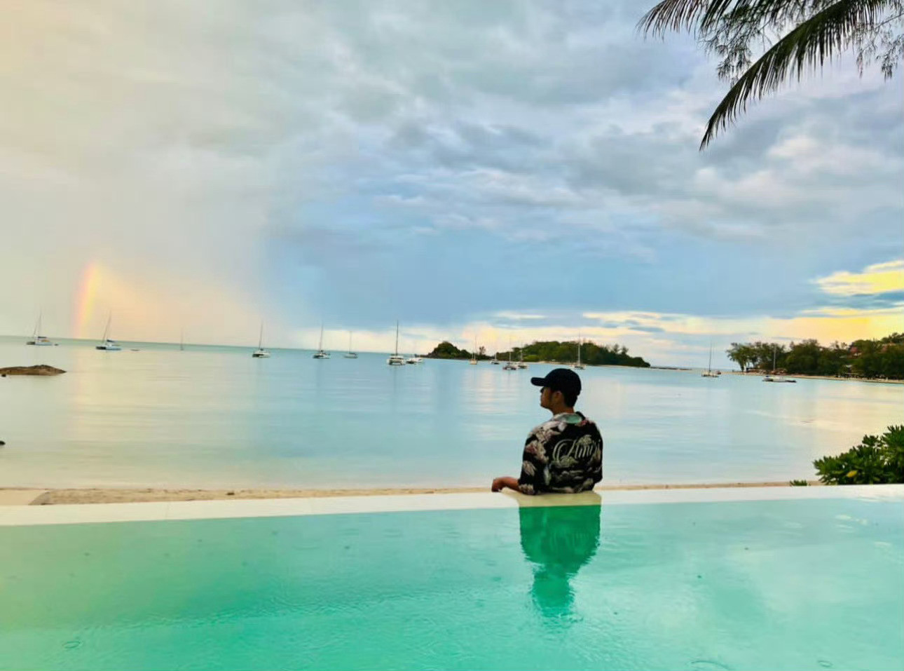 荣耀的背后刻着一道孤独