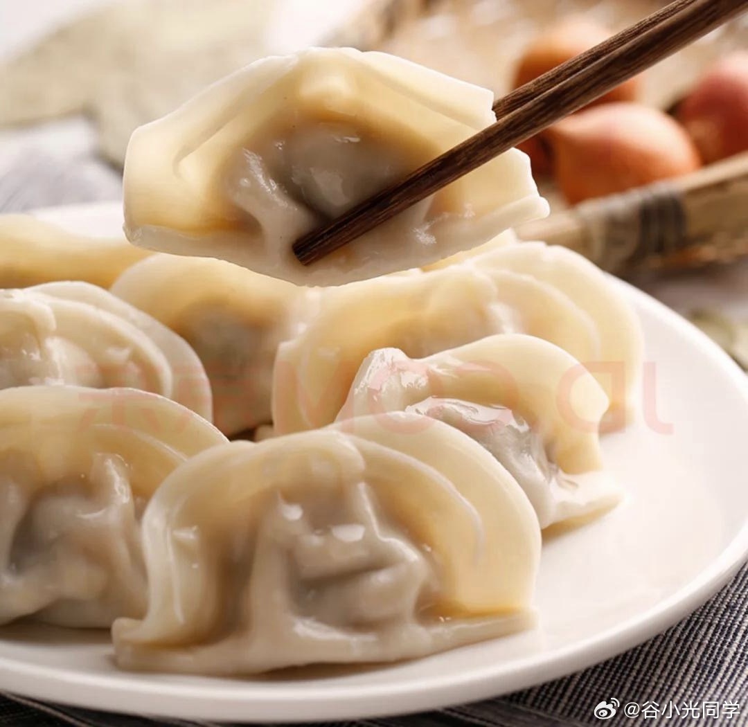 三全水饺再曝吃出异物吃水饺，我只吃家包的，外面的不管是肉还是馅做的没有那个味道，