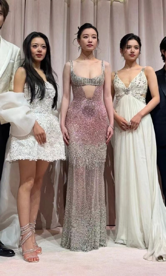 好直观……方圆脸真的不适合披头发