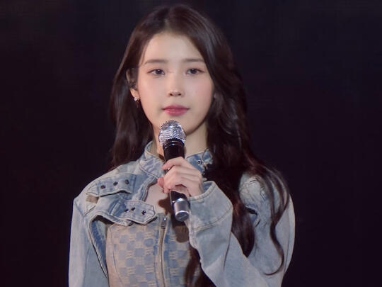 IU“现场真的太美了🔥”