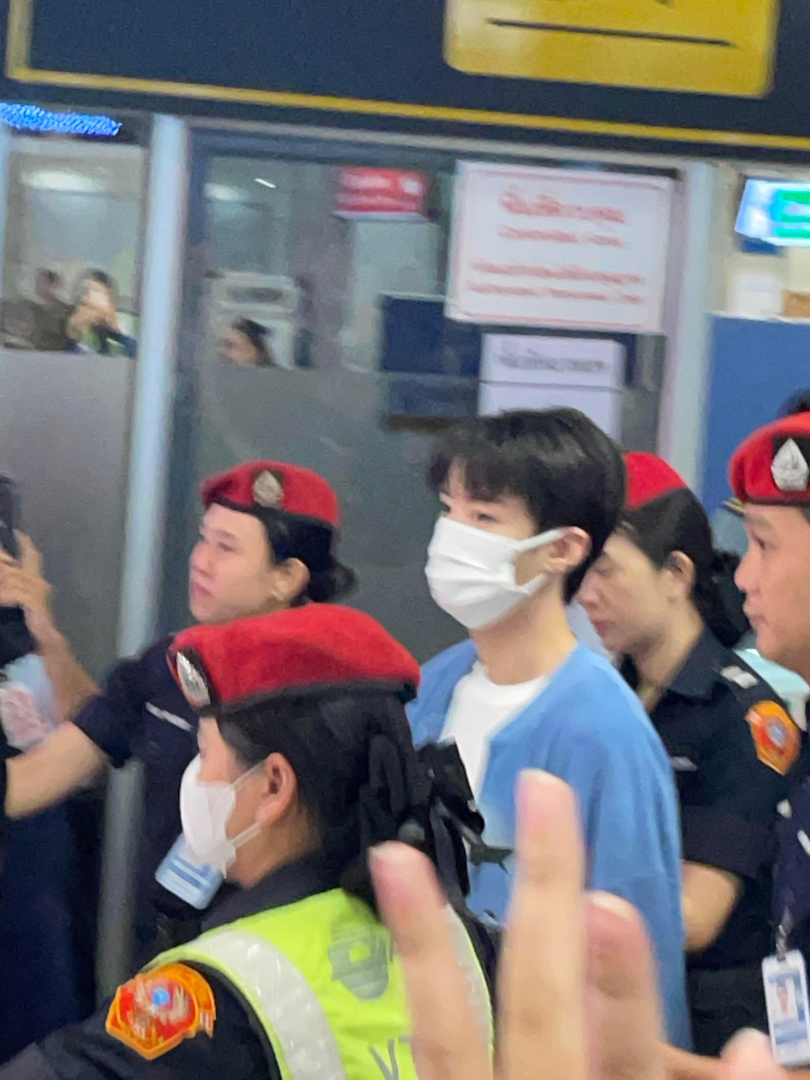 我在清迈偶遇了王俊凯王俊凯安全抵达泰国清迈，不少游客和路人都幸运偶遇，真人又帅又