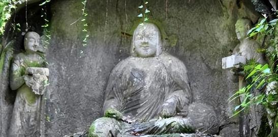 灵隐寺这尊佛像千万不能拜！因为它既不是佛，也不是菩萨，更不是什么罗汉，实际生前作