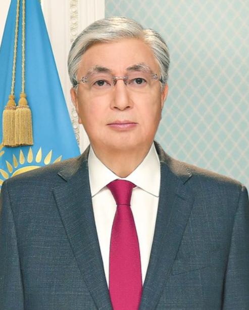 黑海油轮遭袭引爆能源危机！哈萨克斯坦80%原油出口遇阻，战争险费率翻倍，中立