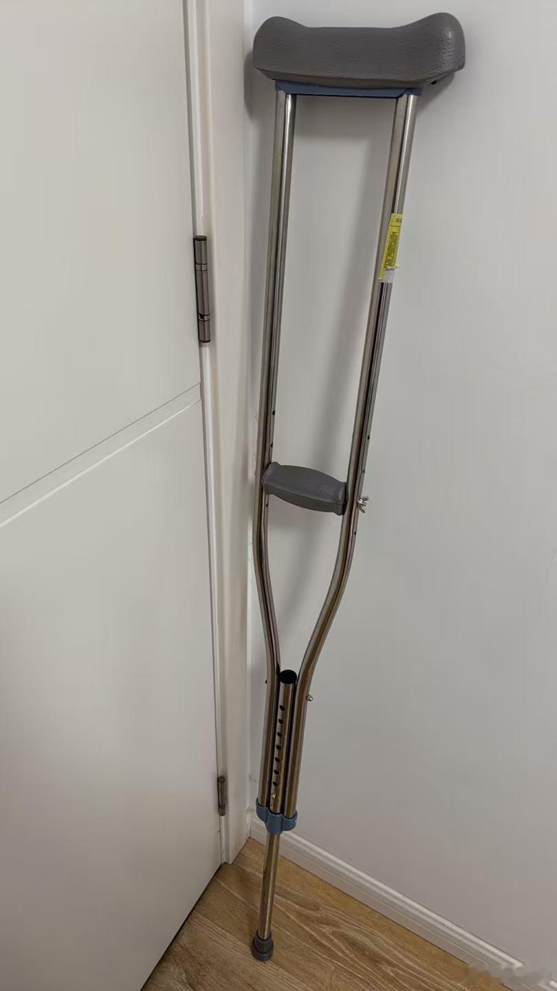 2026年第一个月，拐杖也拄上了。发现年龄越大，以前的习惯是一个个被打破。以前走