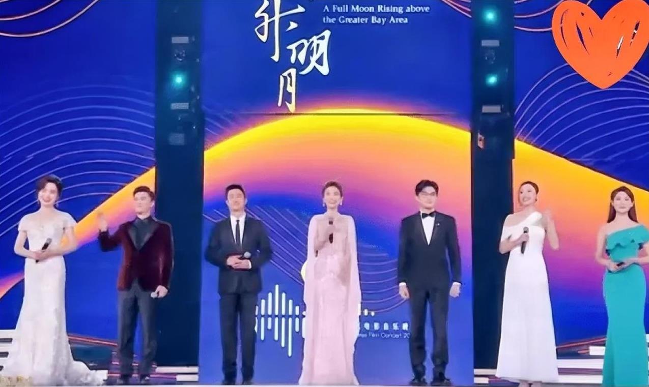 《大湾区升明月》晚会昨晚惊艳收官看得我目瞪口呆原来是内地歌手先怂了！先不说