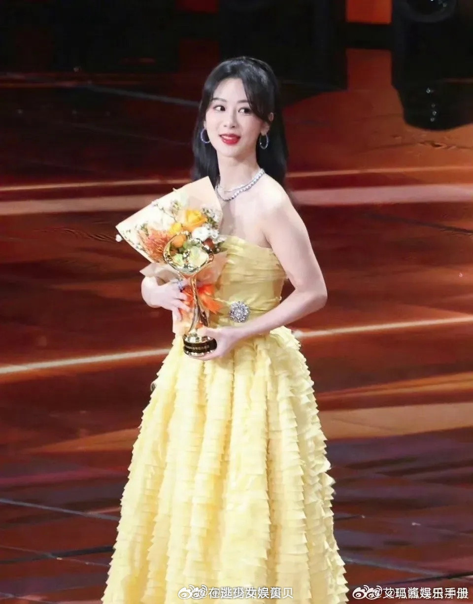 网友评价迪丽热巴和杨紫区别