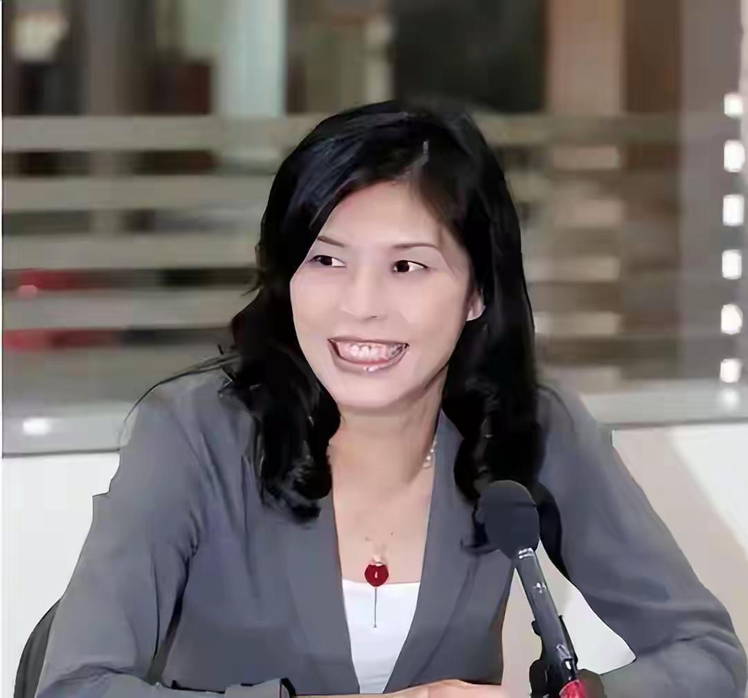 选在黄花岗纪念日登陆，郑丽文这一手“回马枪”，打得真漂亮！挑黄花岗起义这个日