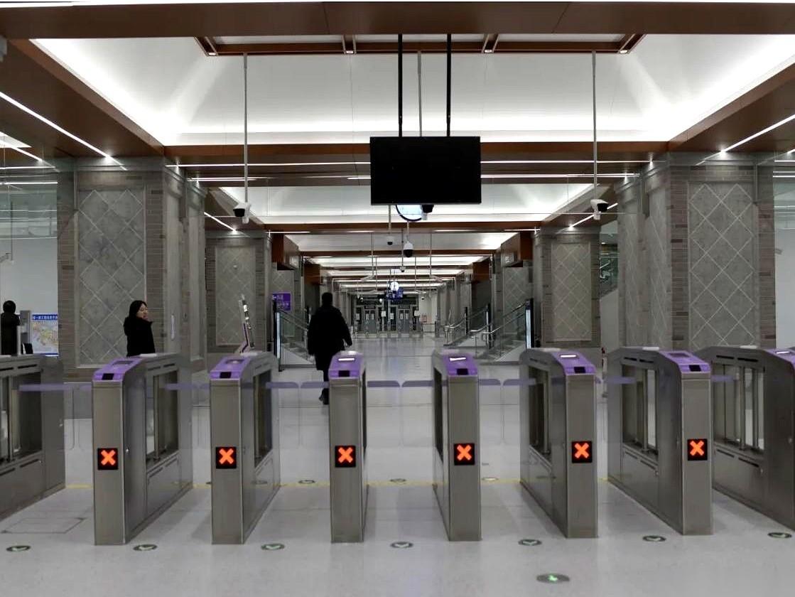 十年了。真的，整整十年了，Z4线。你知道十年是什么概念吗？我闺女从咿呀学语，