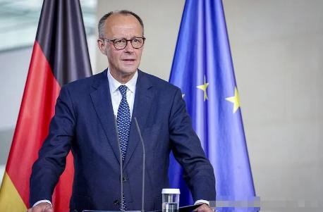 据德国媒体报道，德国总理默茨和印度总理莫迪发表共同声明称，德国与印度刚签了几份重