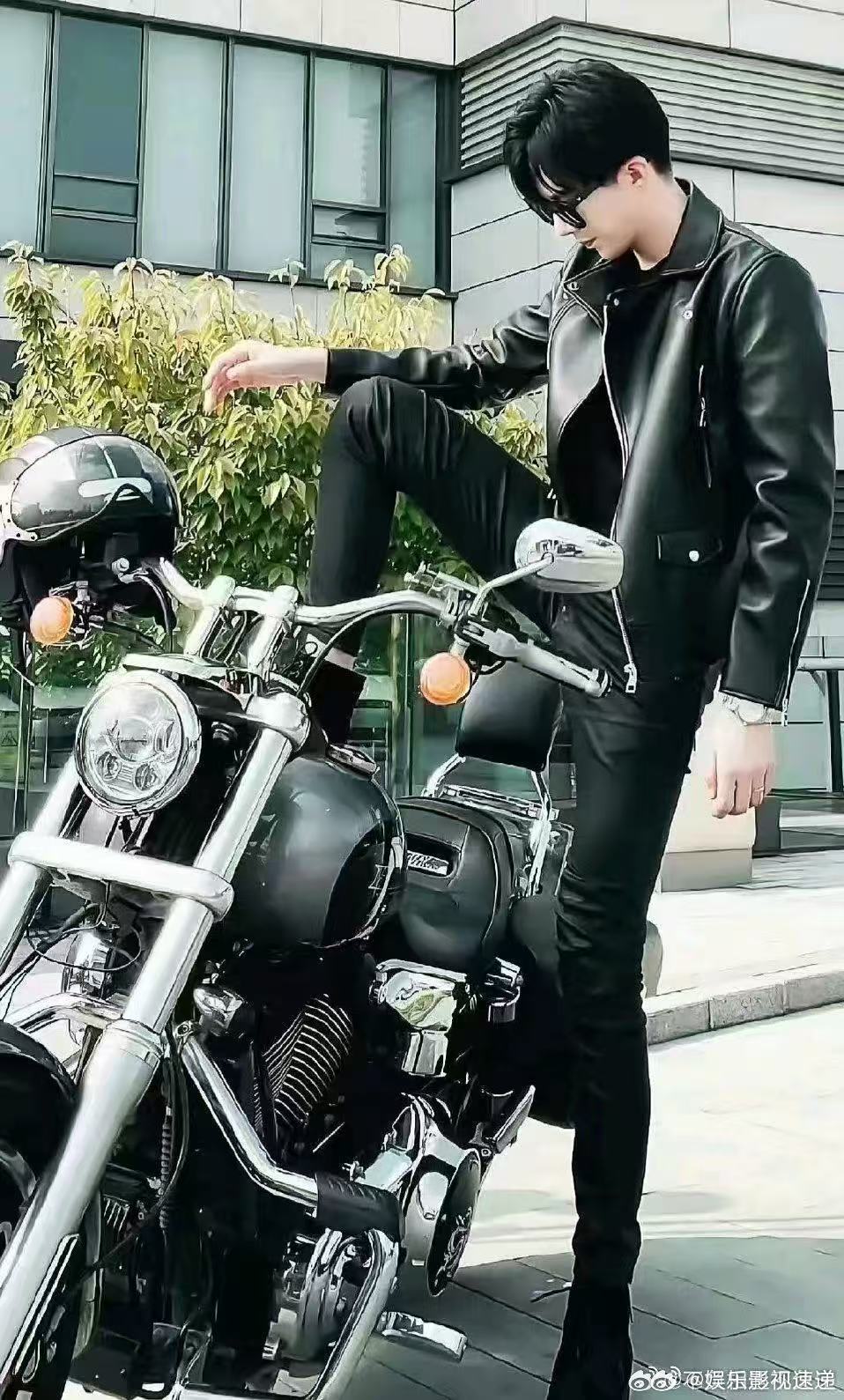 刘宇宁随手一截就好萌刘宇宁随手一截就好萌，甜起来像草莓，帅起来像男神，说情话不