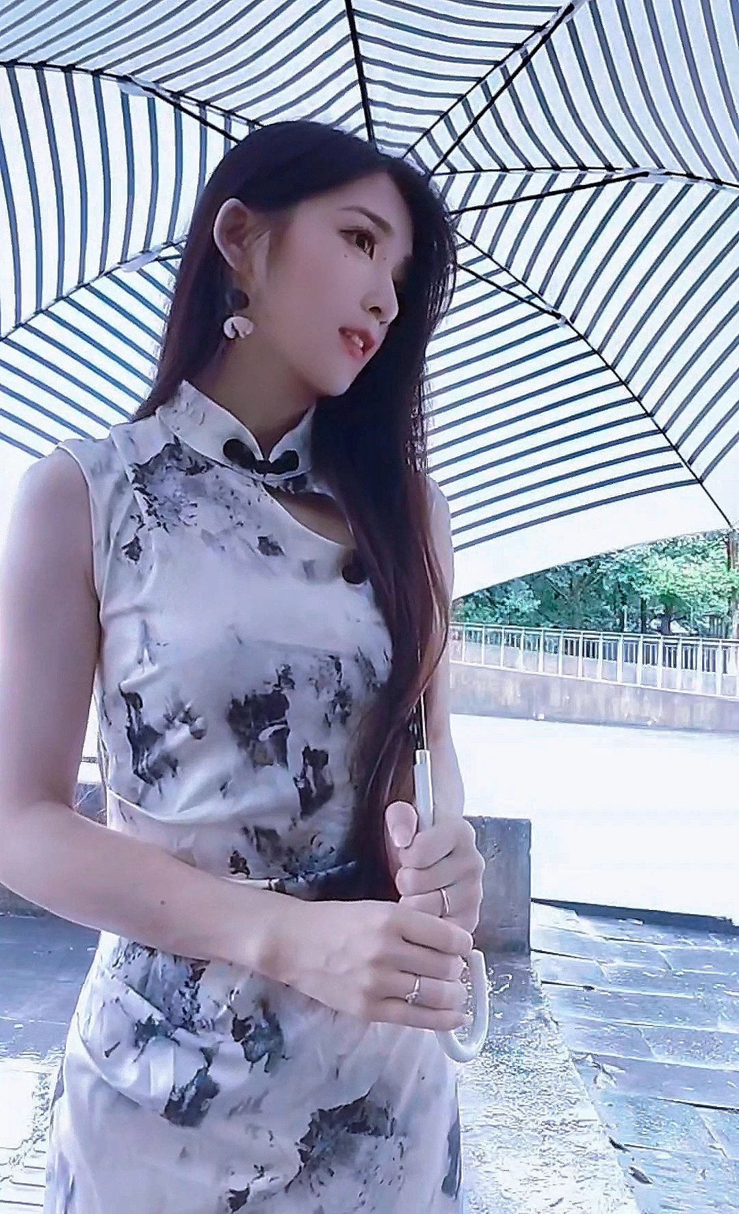 静谧的