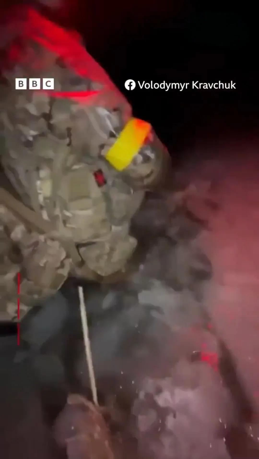 英国BBC在网上发布了一段很短的视频，数名乌军士兵在库皮扬斯克方向熬不住了（据B