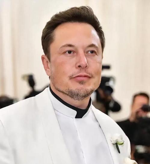 美国被彻底震慑？外国记者问：“美国拥有的核弹头可以摧毁世界1000次，难道中国人