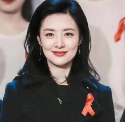 2002年，知名主持人周涛下班回家，看见正在厨房忙碌的丈夫，瞬间心生厌倦，很是嫌