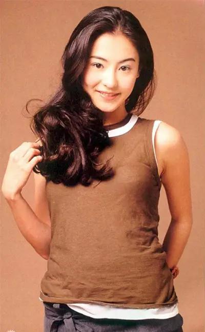 瞒8年！张柏芝三儿子近照曝光，外籍生父谣言彻底破防瞒了整整8年，张柏芝三儿