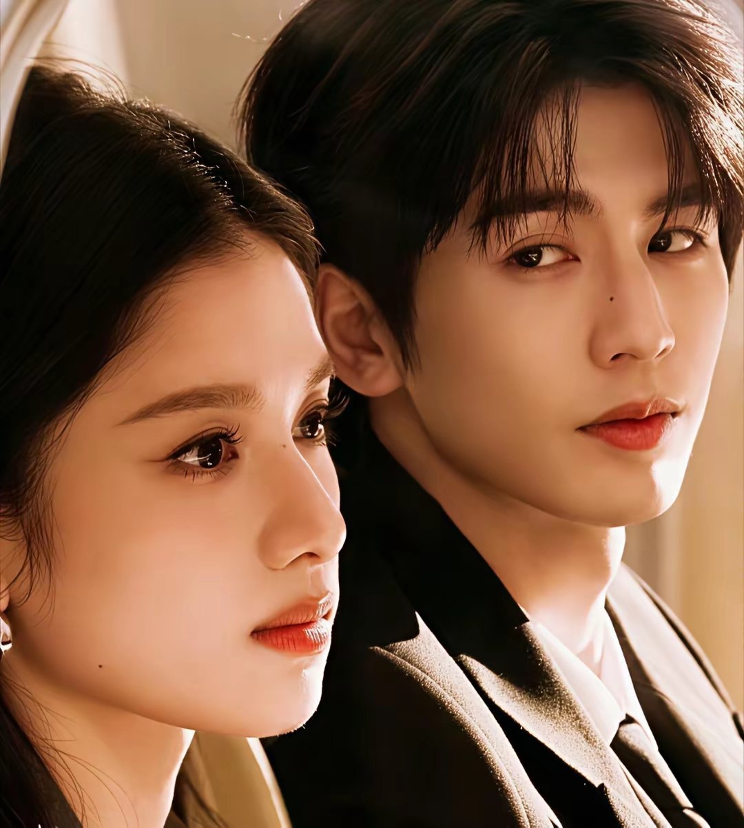 张凌赫刚走红，新剧《刺棠》就被安排了一位“降级”女主，从最初溜饼的张婧仪、李兰迪