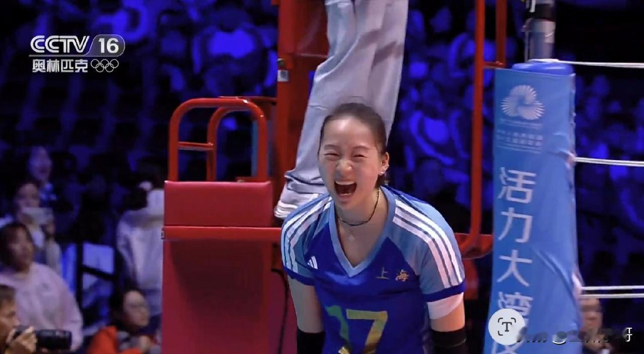成也仲慧败也仲慧，女排铜牌🥉战局末精彩连连，关键球仲慧顶住了，随手又失误，葬送