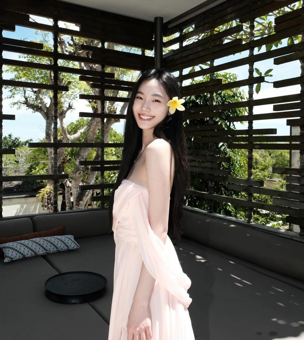 小S宣传二女儿lily画展她真的好漂亮啊，07年的小女孩​​​