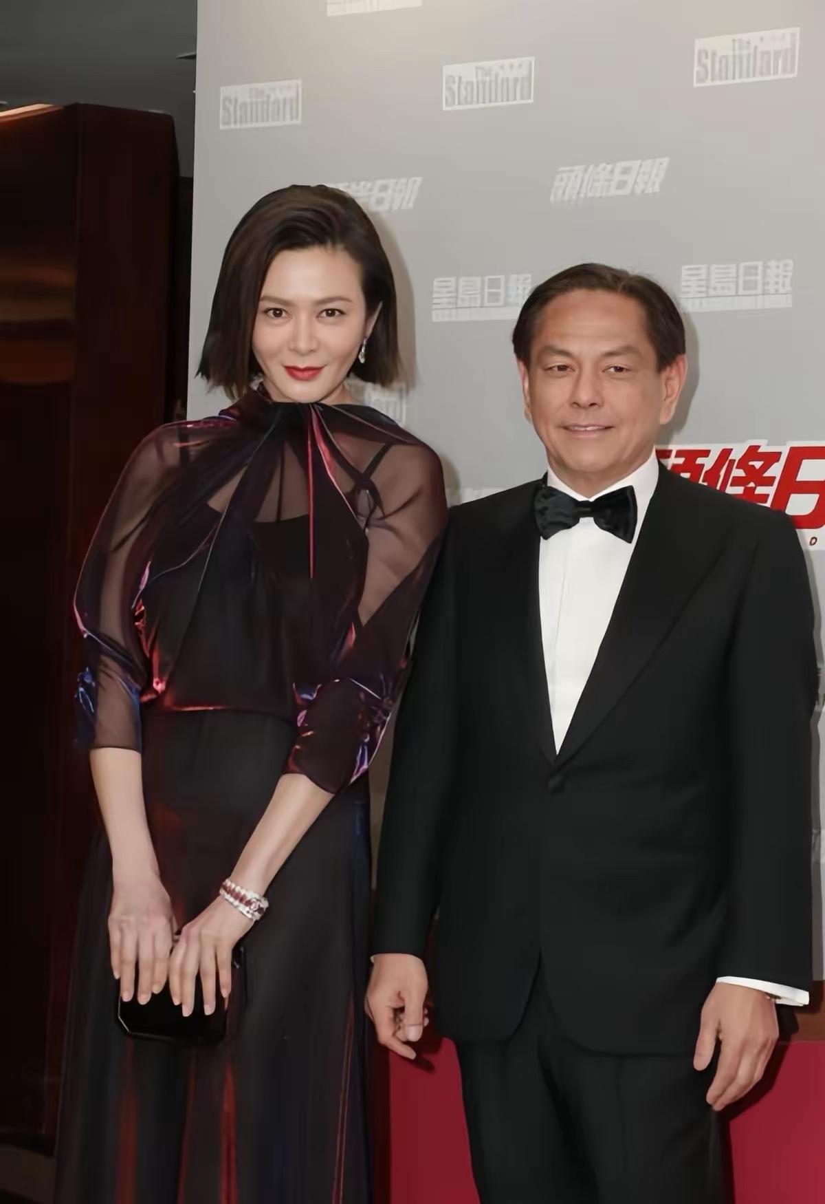 说起港风黄金年代的绝色美人，关之琳绝对是绕不开的名字，年轻时的她明眸皓齿、温婉大