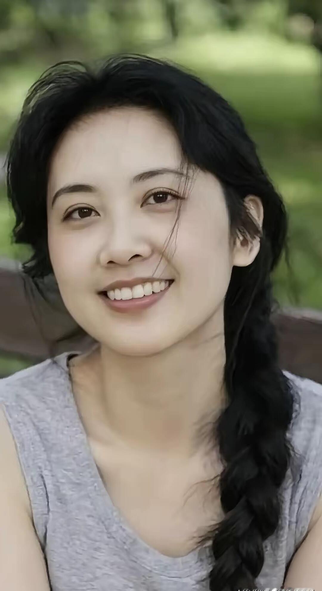 她只出场5分钟，却让全国男人忘了西游记有猴子。36年后，整容脸在她面前集体失灵。