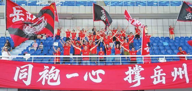 为什么深圳参赛未被湘超接纳？主要还是因为这是湖南的文旅项目，湘超赛事主要宣传的