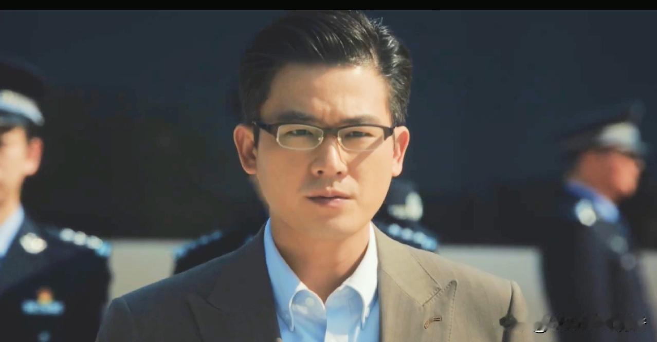 看完电视剧《交锋》大结局，很多人都想不通一个关键点，林看山（欧豪饰演）早就暴露