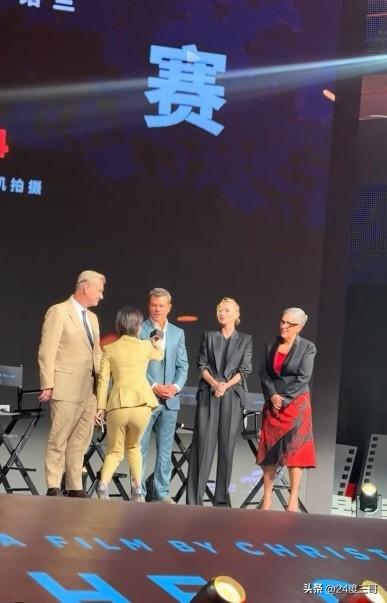 这个主持人为什么被骂？几个搞电影的老外来搞宣传而已，说不好听的是他们来讨钱，想