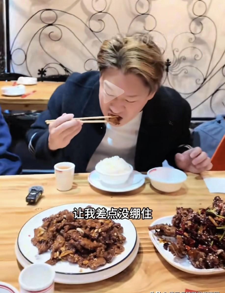 8300块月薪的打工人，谁管你师门恩怨？郭麒麟一句师哥，在你们看是“冰释前嫌”