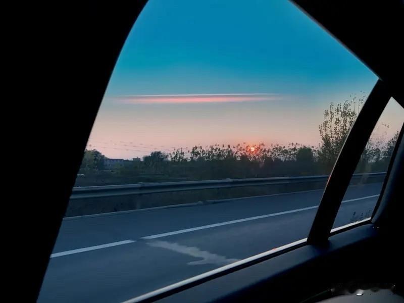 我心中的人生大智慧，一是有自知之明。有自知之明的人清楚自己的能力边界，能根据自身