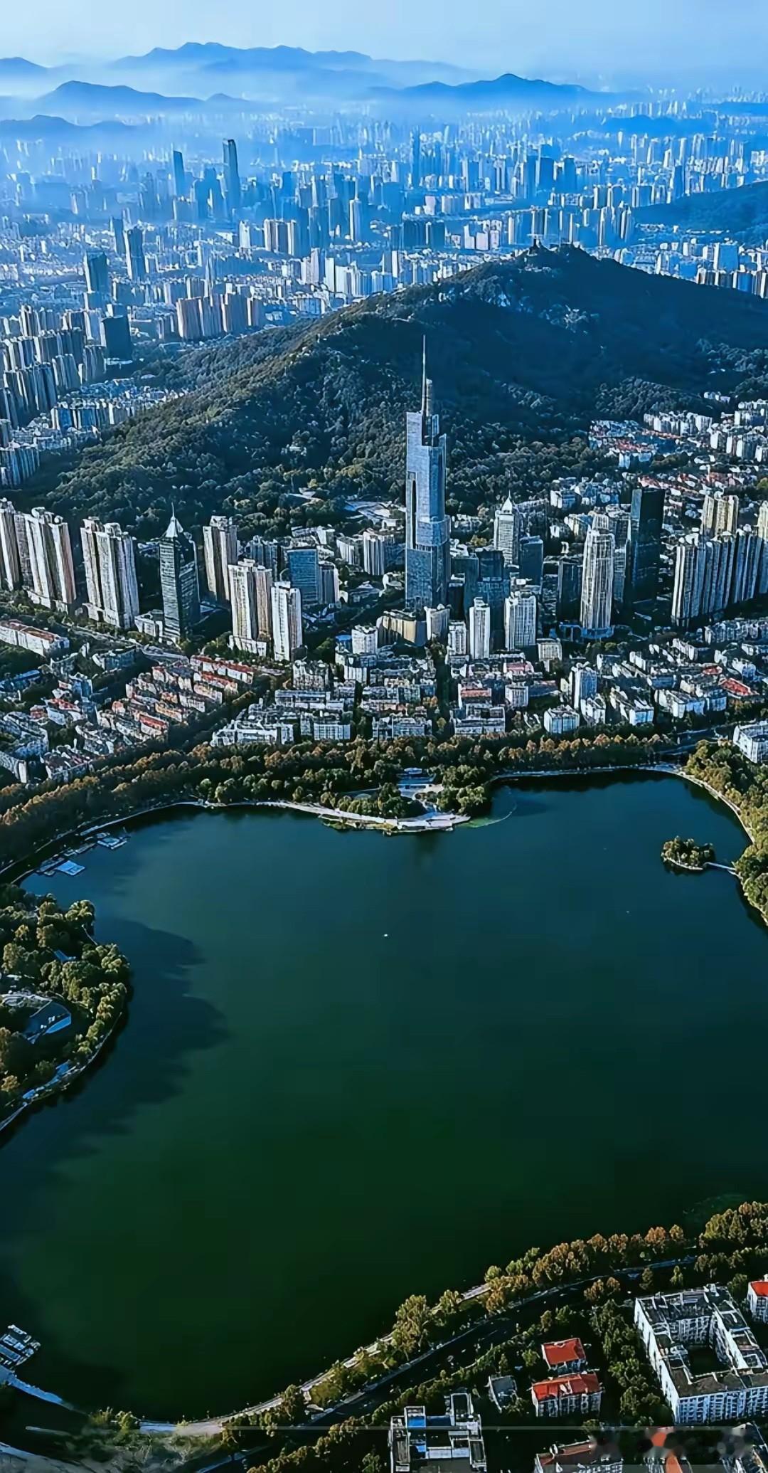 请大家看看这张图，是我国的哪个城市呀？