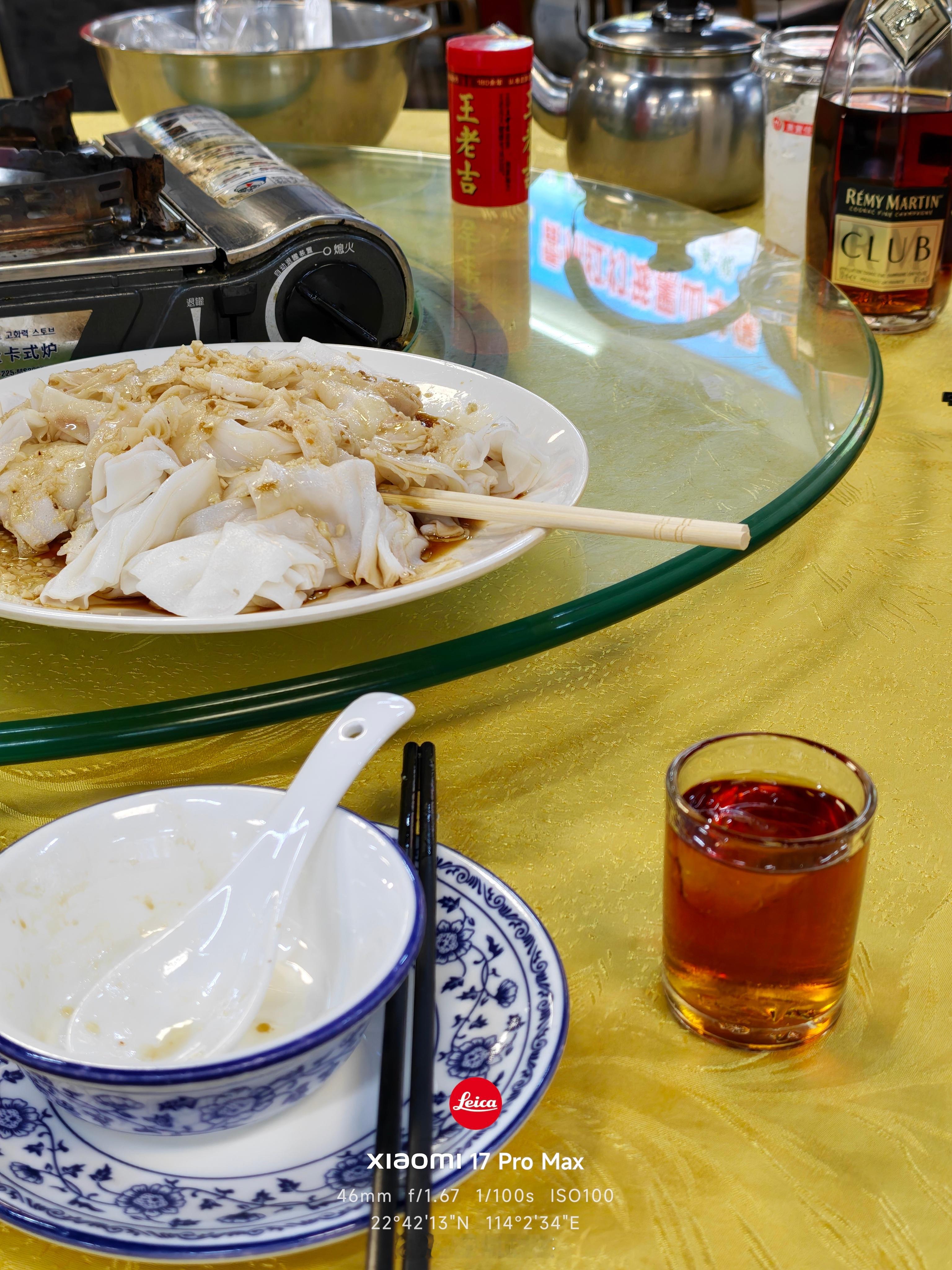 天冷了，和朋友随便找了家羊肉店吃，很一般。。早知道还是跑去福田牛巷隔壁吃羊肉了。