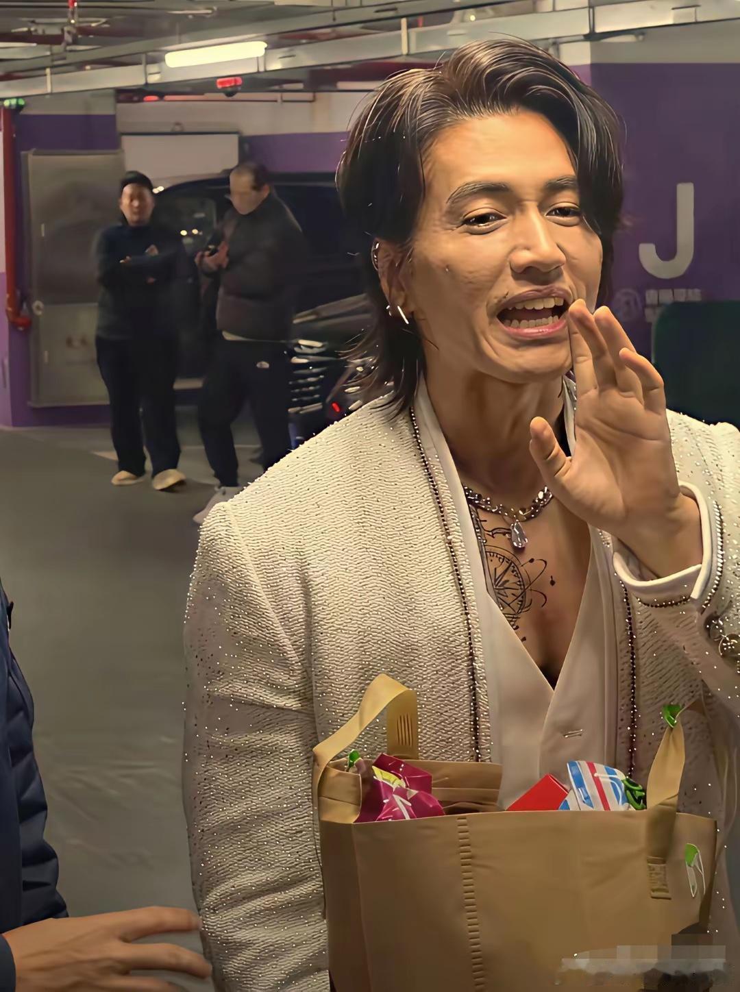 言承旭生图，其实也没有那么年轻！