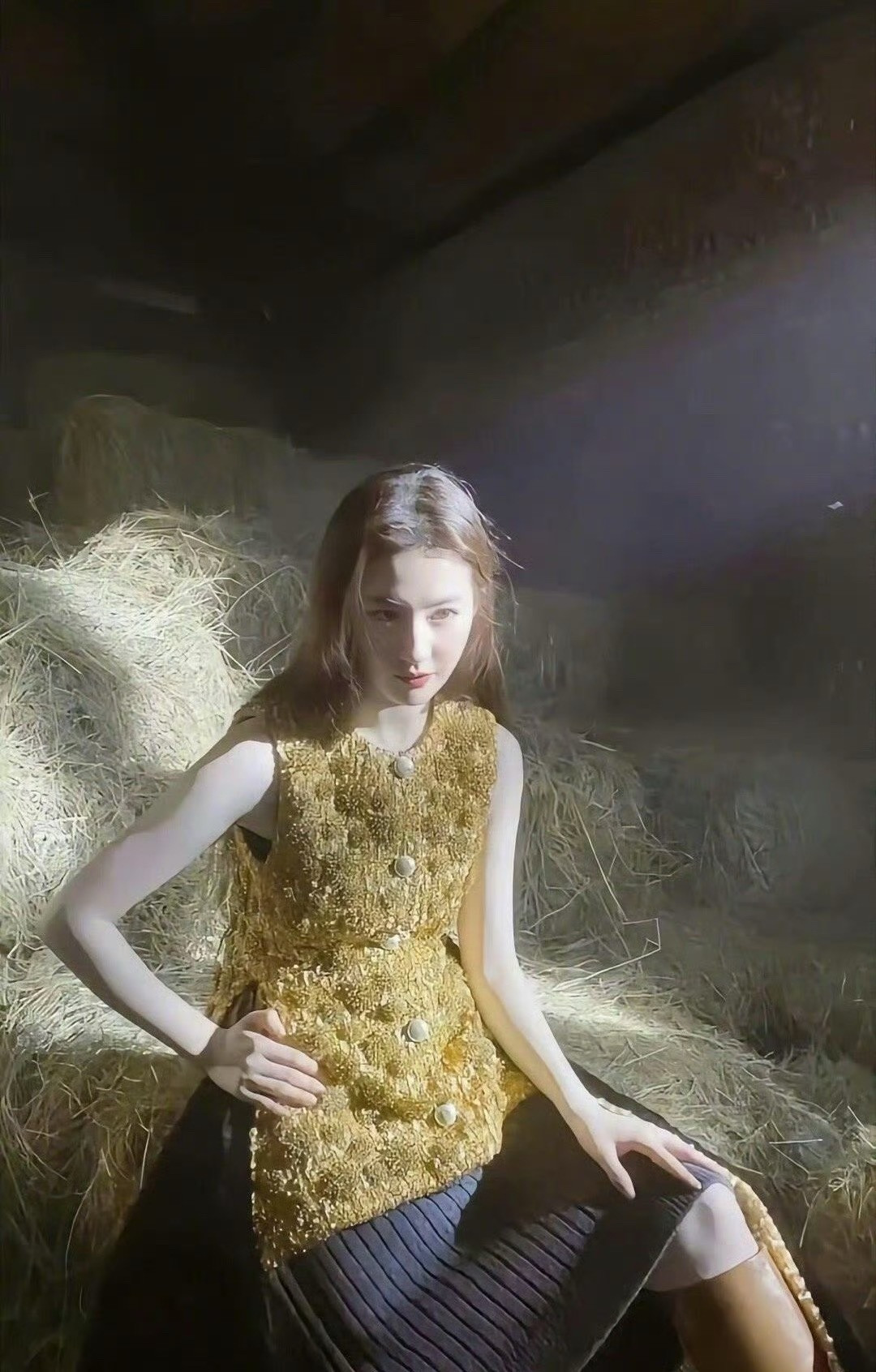 据说这是最接近刘亦菲本人皮肤状态的一张照片，差点没意识到背景是茅