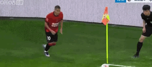 罗慕洛角球直接罚进去了！应该是本轮中超最佳进球。成都蓉城vs青岛海牛